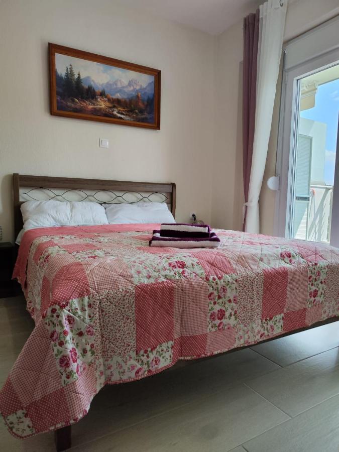 Lilli Deluxe Apartment Nikiti  Bagian luar foto
